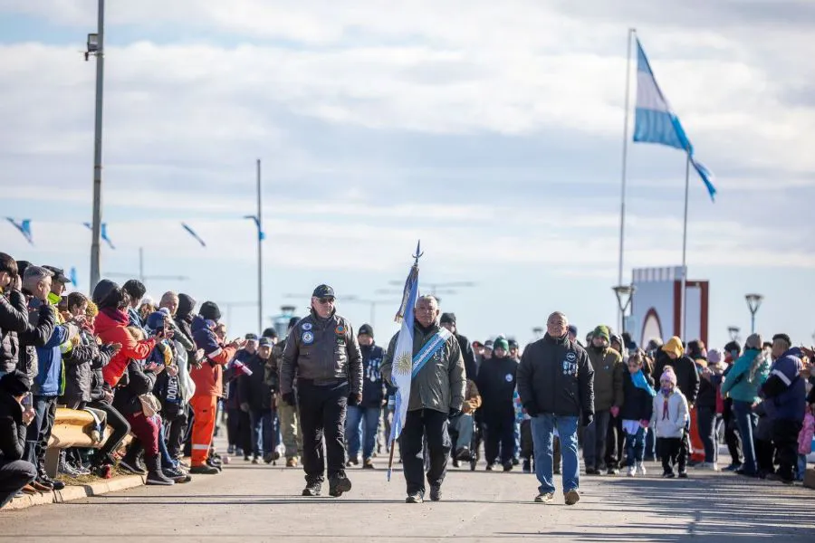 photo_5148120587976158622_y