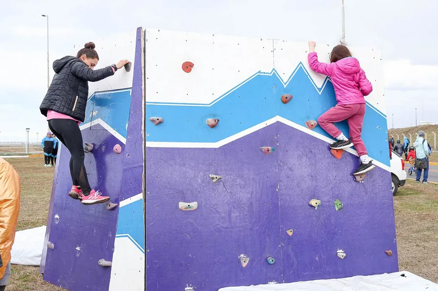 Las Escuelas Deportivas Municipales culminaron el año en el Parque de los 100 años (2)