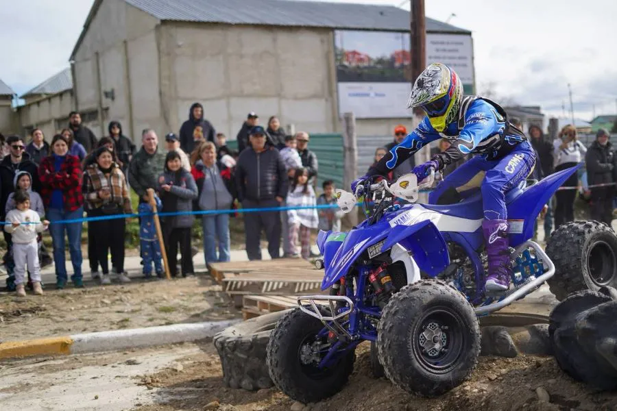 photo_5143504825281612595_y