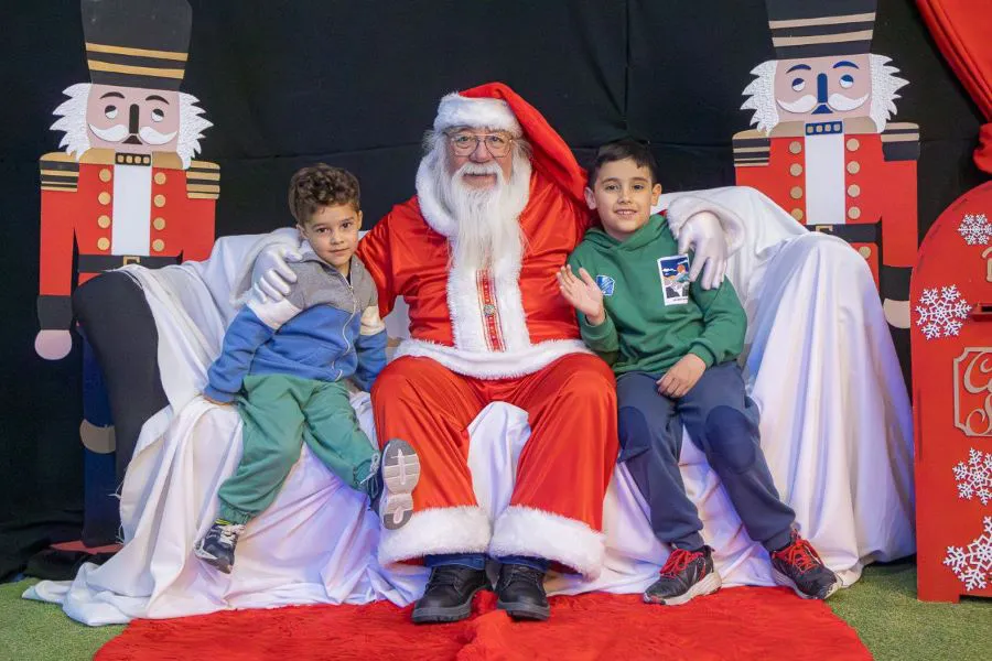 photo_5064453143290121064_y