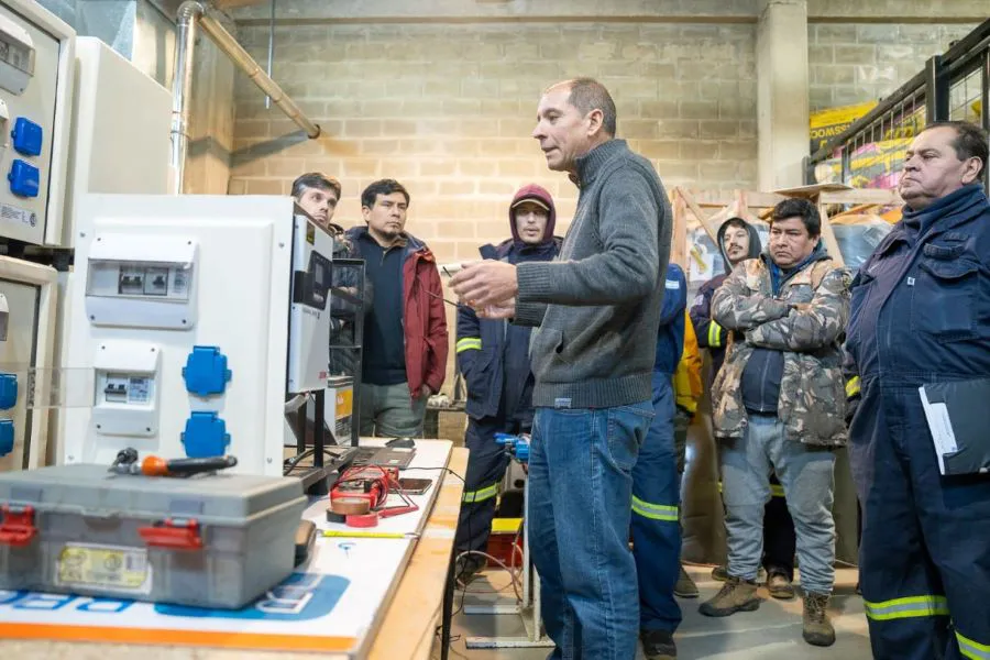 photo_5129694306397957486_y