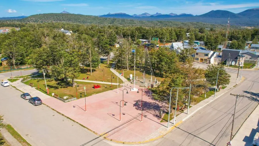 photo_5003702733554953713_y