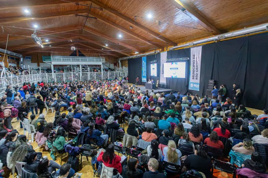 photo_4990037165526331045_y