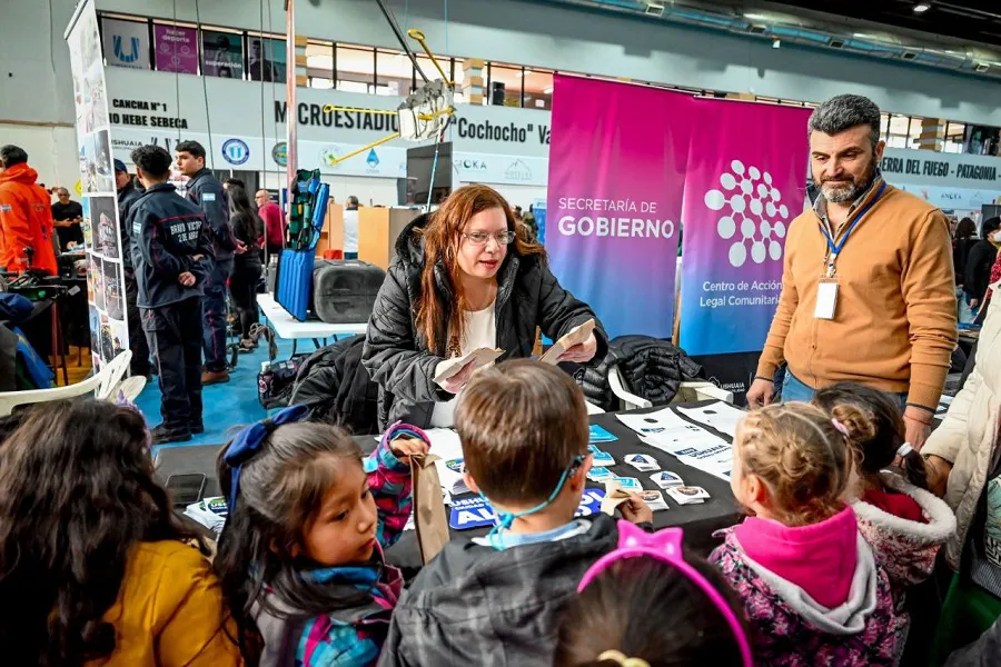 photo_5019419779827608774_y