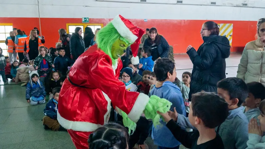 Chicos disfrutaron de la celebración de “La Navidad en el Fin del Mundo”  (2)