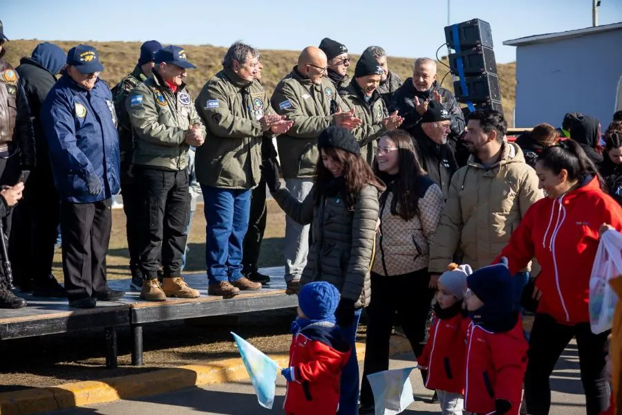 photo_5148120587976158639_y