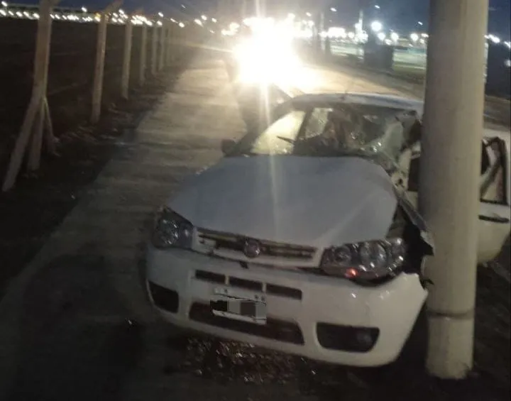 Conductora chocó contra una columna dejando una niña de 5 años internada grave (1)