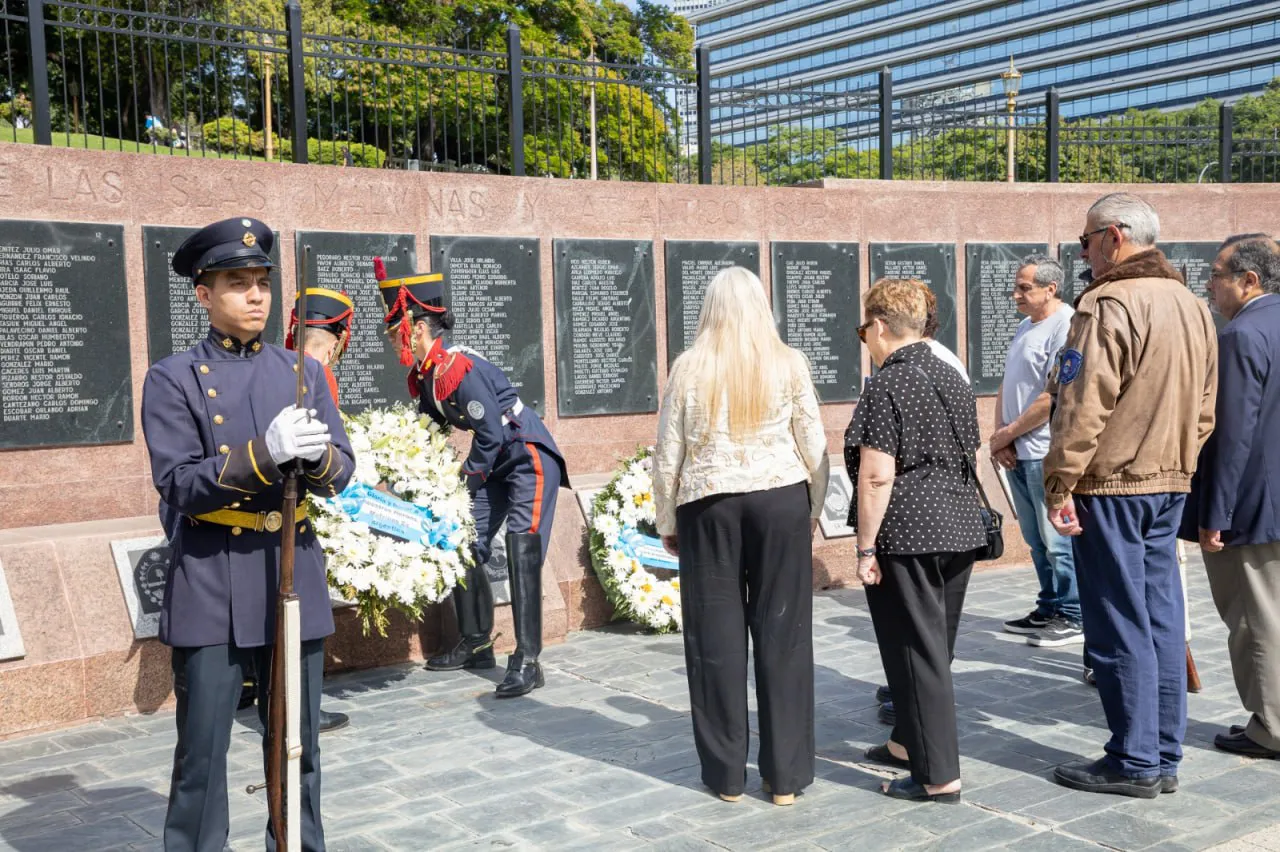 Se realizó un homenaje a los Héroes de Malvinas en la ciudad de Buenos Aires