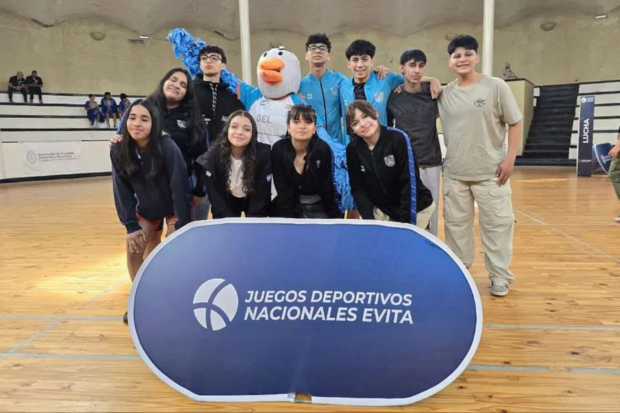 photo_5104844252692286313_y