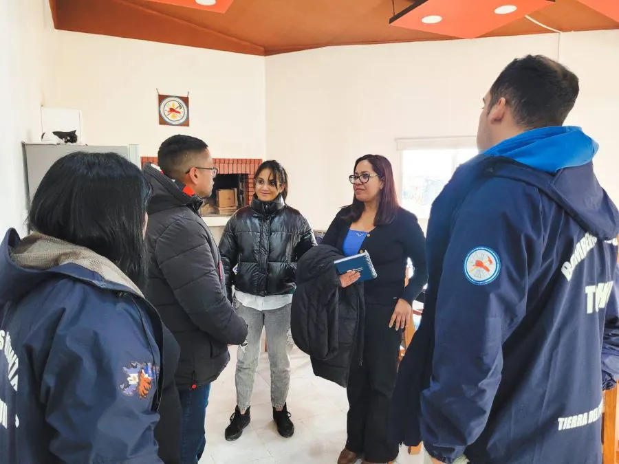 photo_5152654029036302156_y