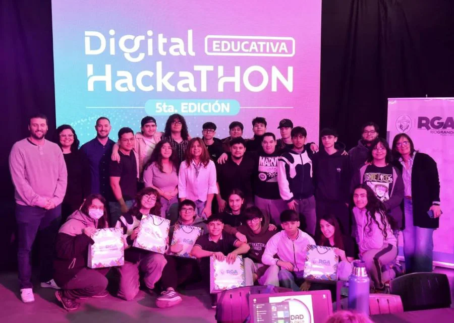 Estudiantes junto a docentes participaron de una nueva ‘Digital Hackathon’