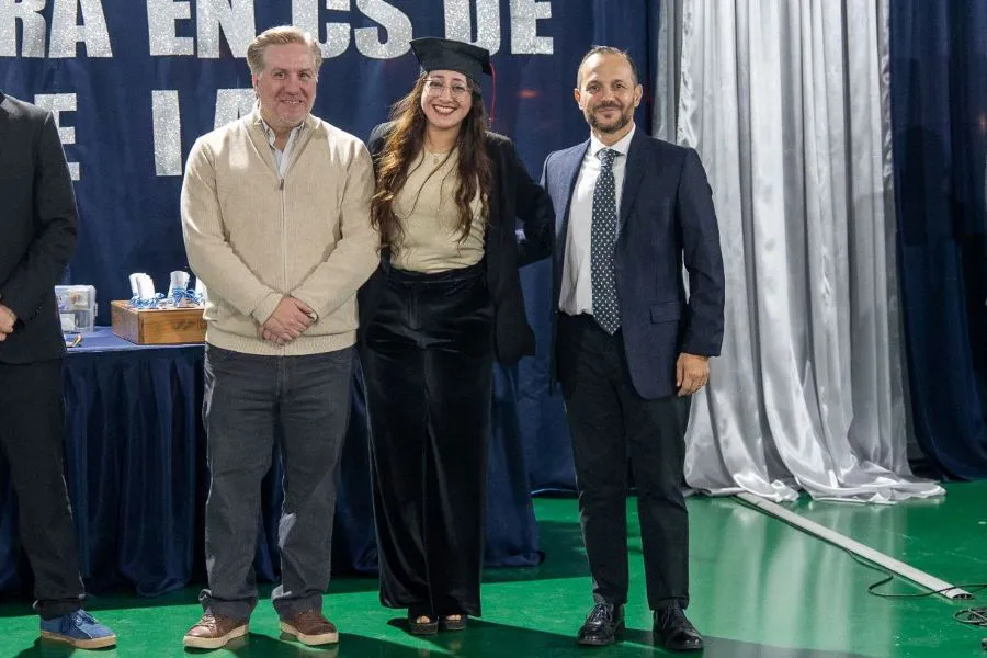 photo_5075748370407689070_y