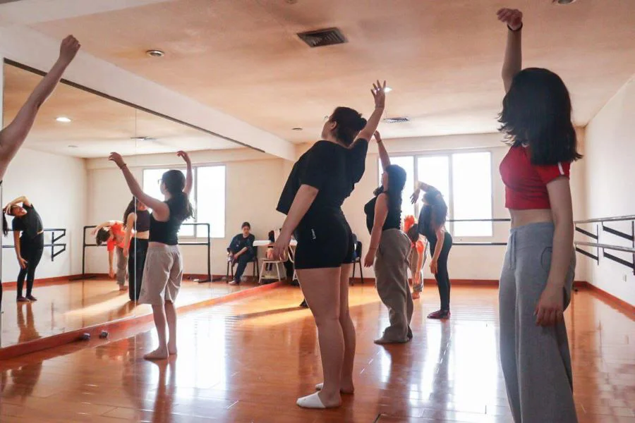 photo_5168089484371889053_y-1