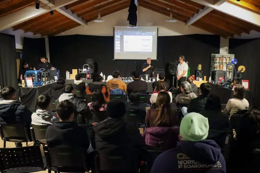 photo_5035296942481060261_y