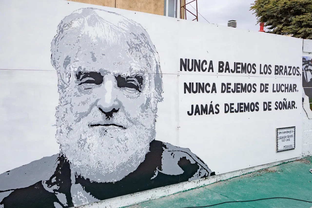 photo_5064477736269098346_y