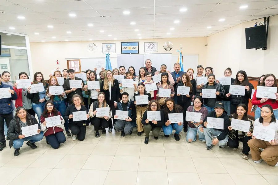 photo_5087243274846055656_y