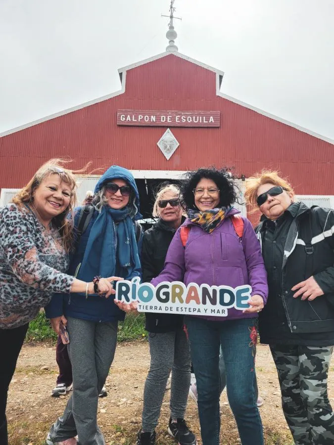 photo_4927299371347848504_y