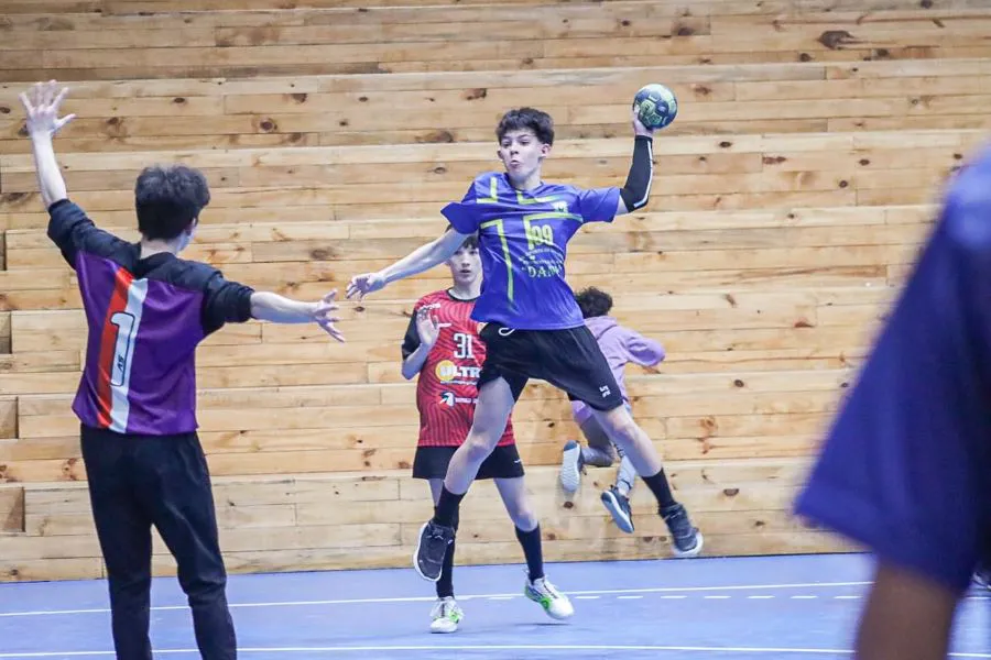 photo_4992510379494059526_y