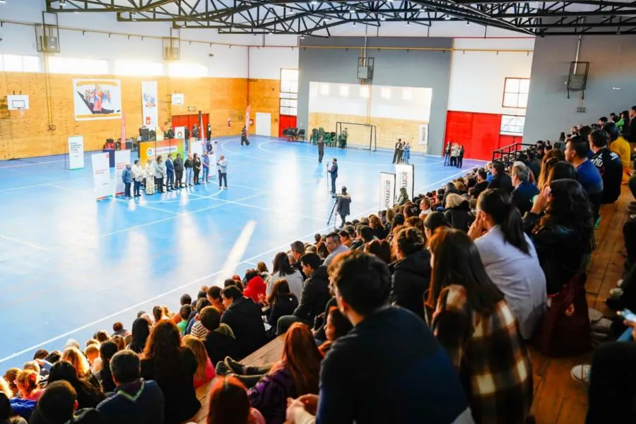 photo_5132293667850137697_y