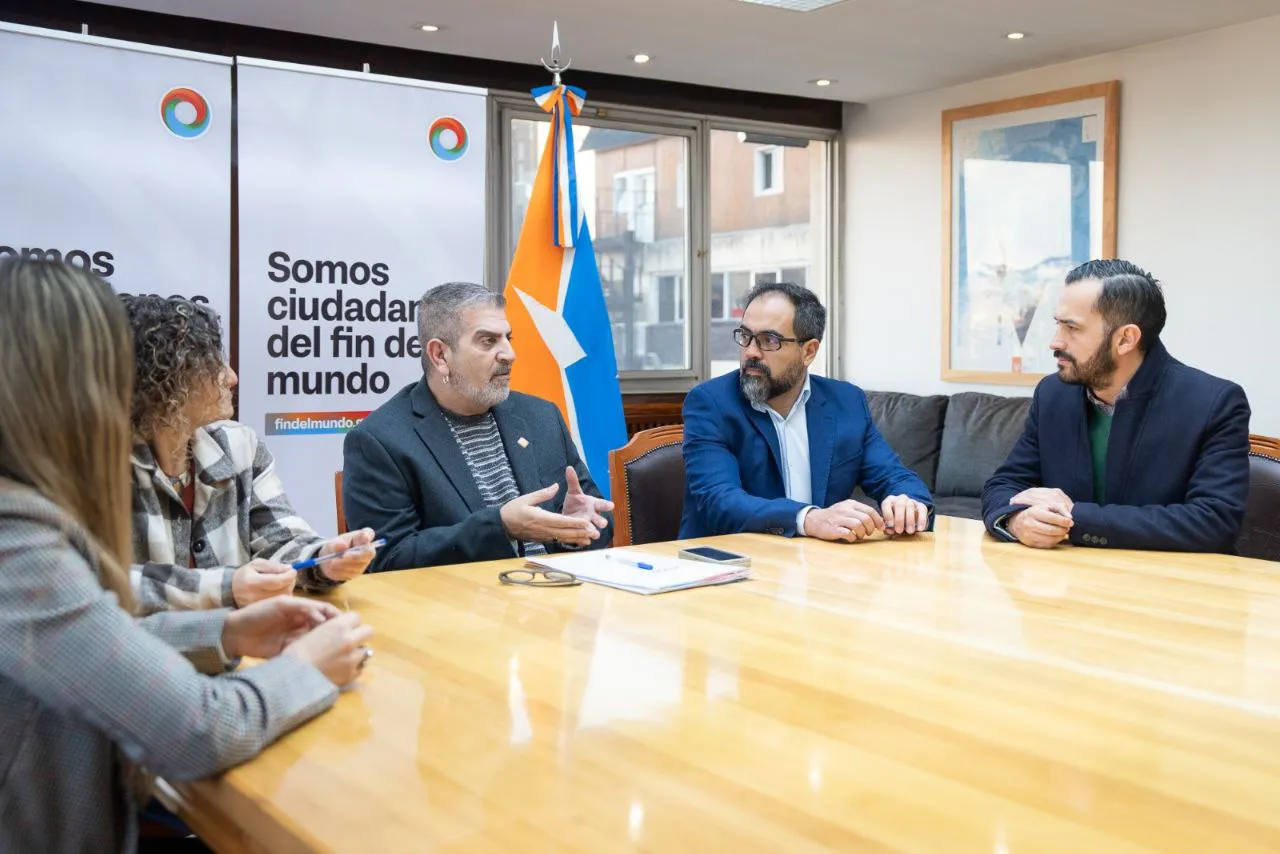 Convenio con la Universidad UNIR de España por capacitaciones y becas