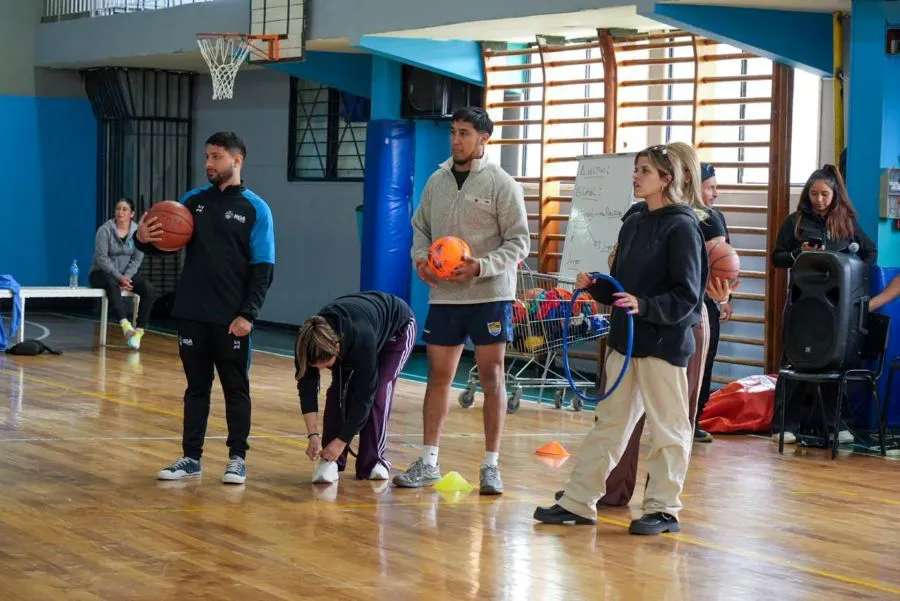 photo_5037783887462992667_y