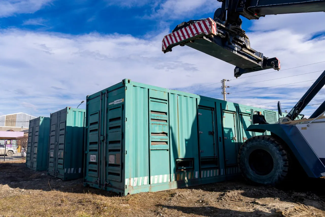 Nuevos equipos para reforzar la generación de energía a Ushuaia arribaron a la provincia