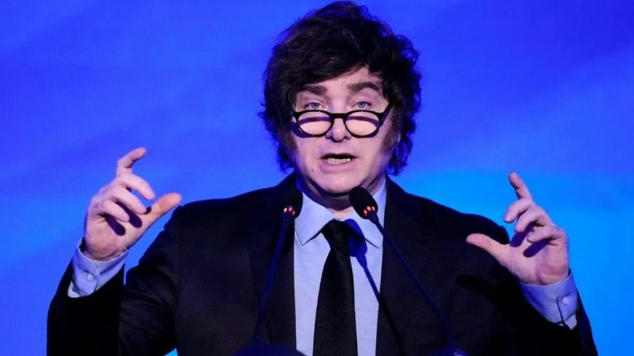 Presidente Javier Milei exponiendo en la Argentina Week en Paris