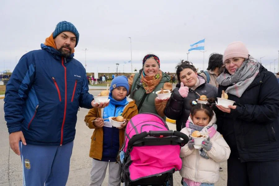 Familias compartieron el Almuerto Popular