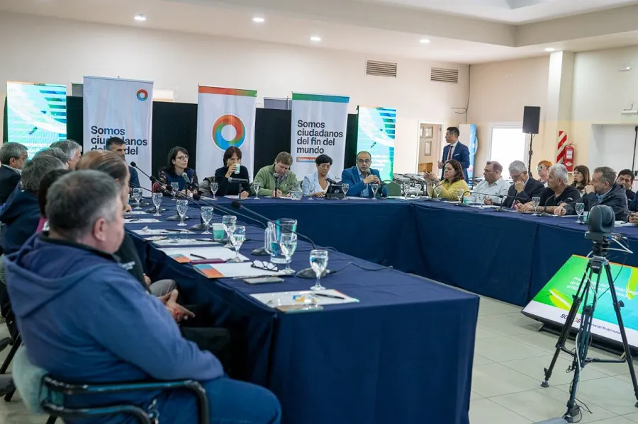 photo_5102648695471582686_y