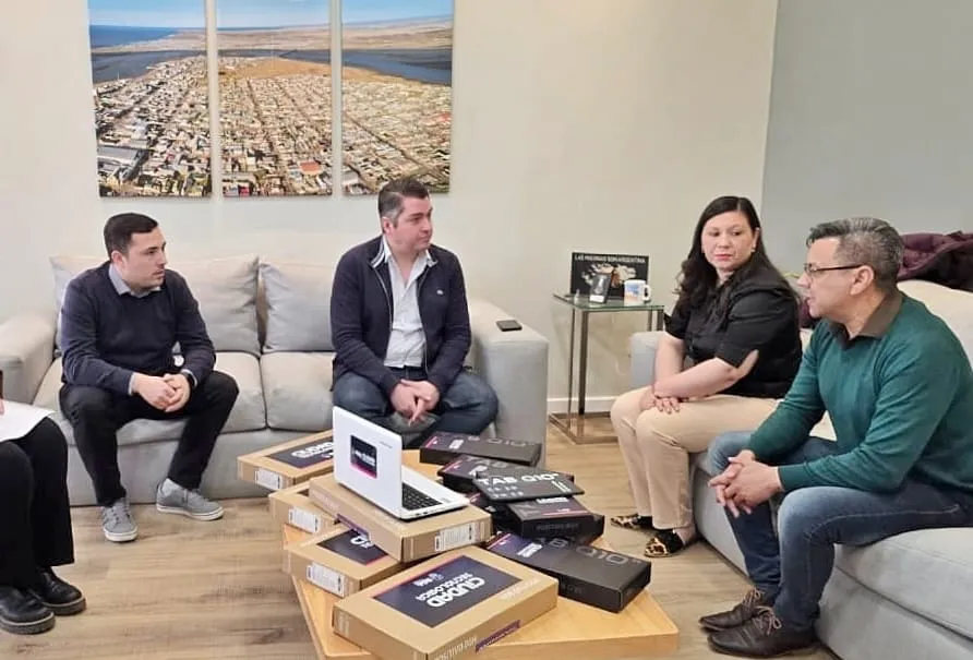 photo_5179481305303943978_y