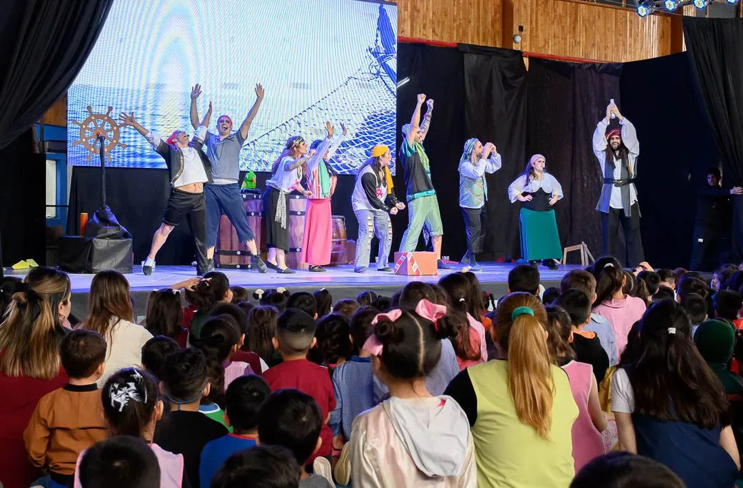 Niños de jardines de infantes disfrutaron de la obra “En busca del Tesoro Perdido” (4)