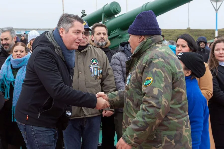 photo_5075674157667781659_y