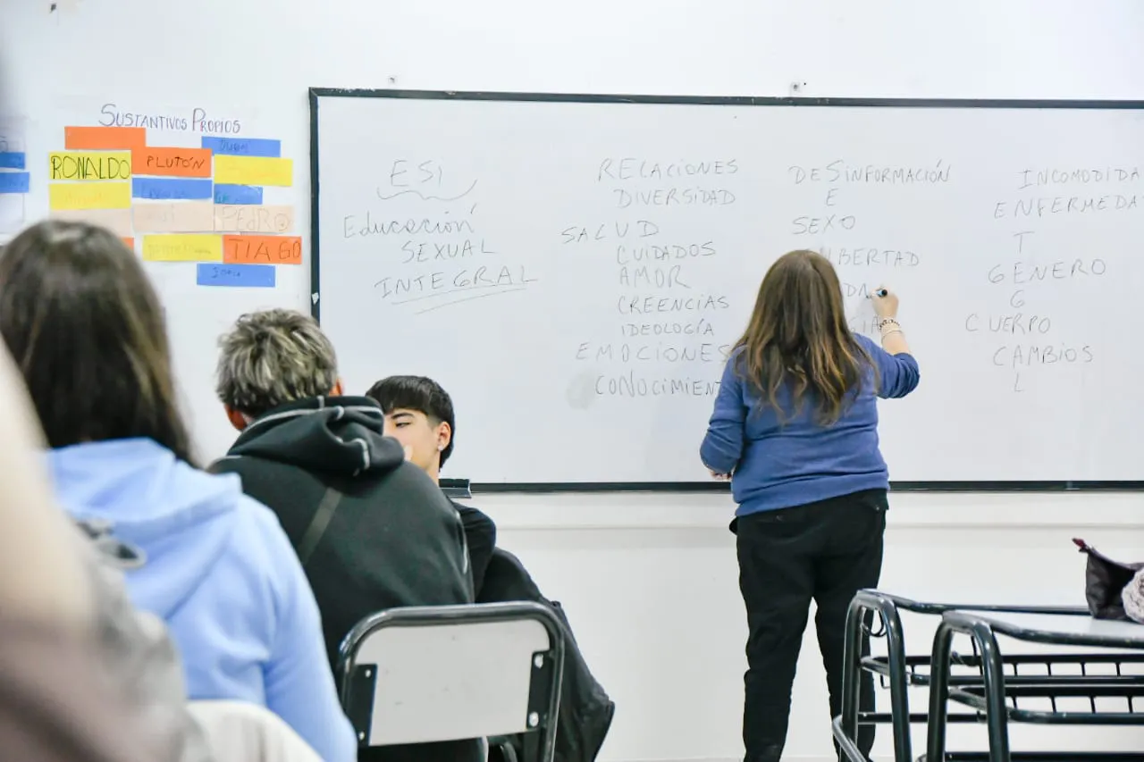 photo_5037749587850407065_y