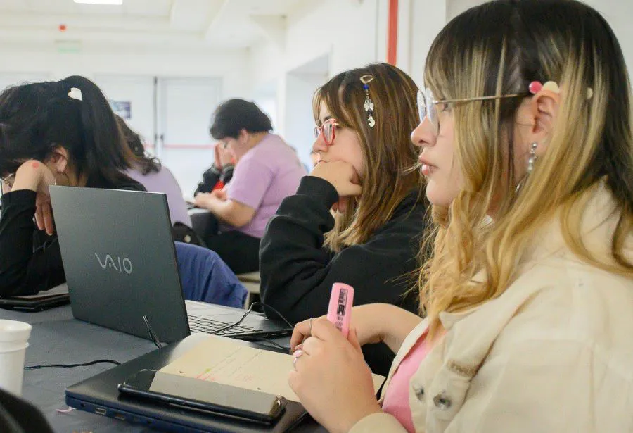 photo_5046526190311026291_y