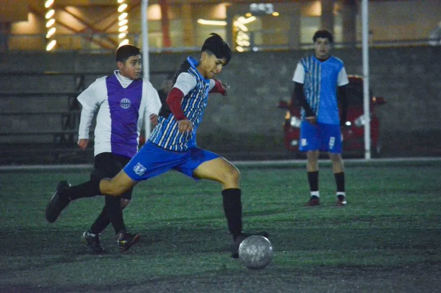 photo_5084944797327797906_y