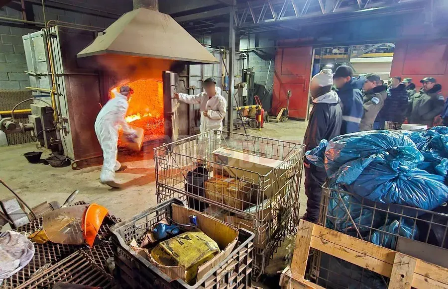 Se incineraron 2.5 kilos de cocaína, marihuana y elementos secuestrados por la justicia (3)