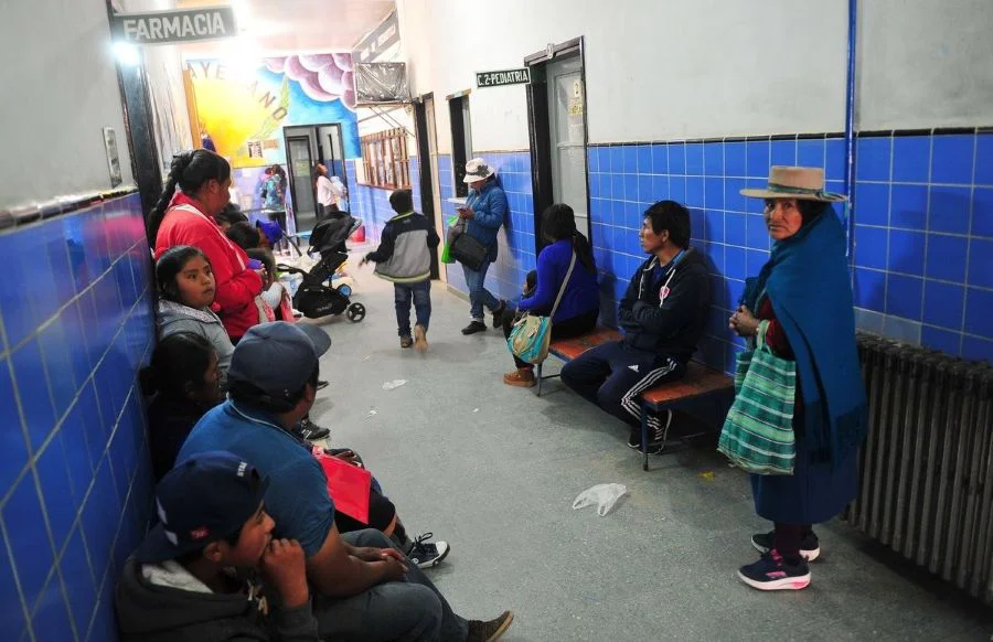 El Gobierno reglamentó el cobro de atención médica a extranjeros no residentes
