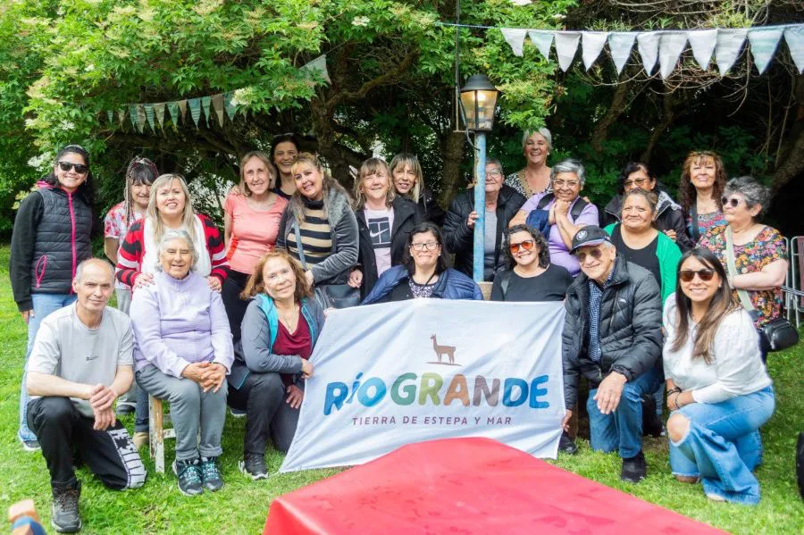 photo_4902639163786595234_y