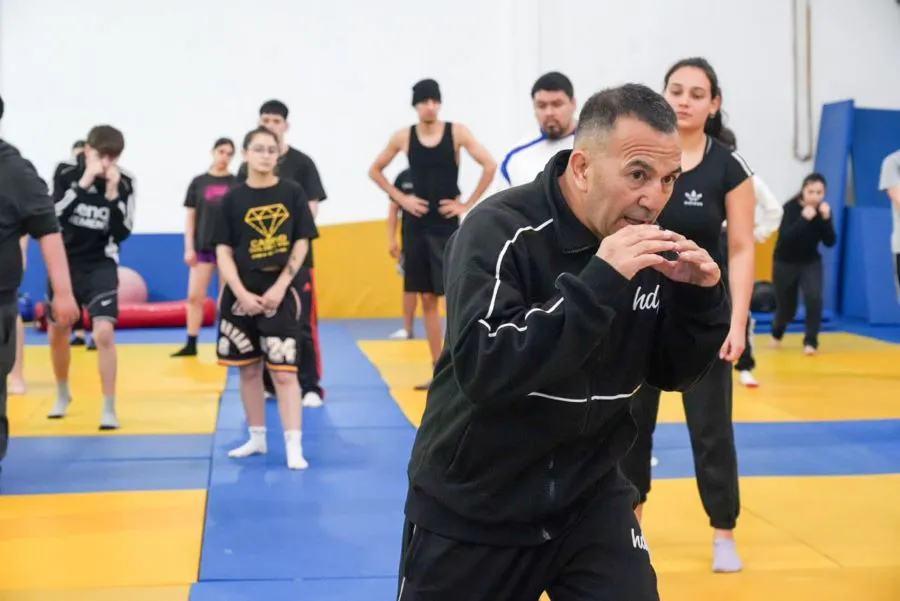 photo_5087324552810924849_y