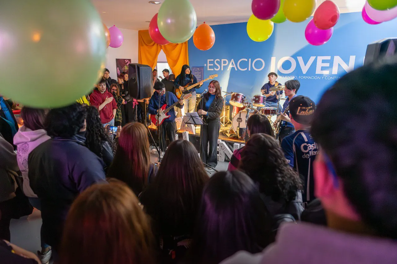 Comenzaron los festejos en la ciudad de Río Grande por el Mes de las Juventudes (1)