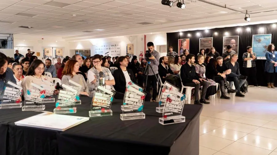 photo_5085121049900724330_y