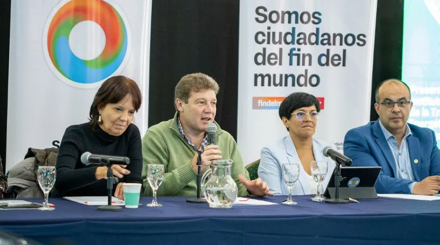 photo_5102648695471582697_y