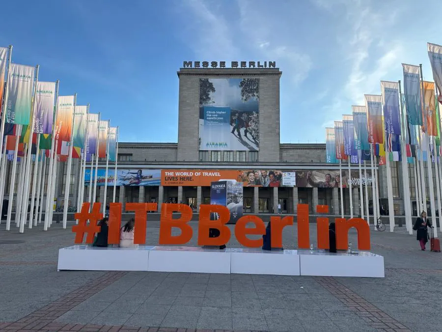 photo_5075979117521913656_y