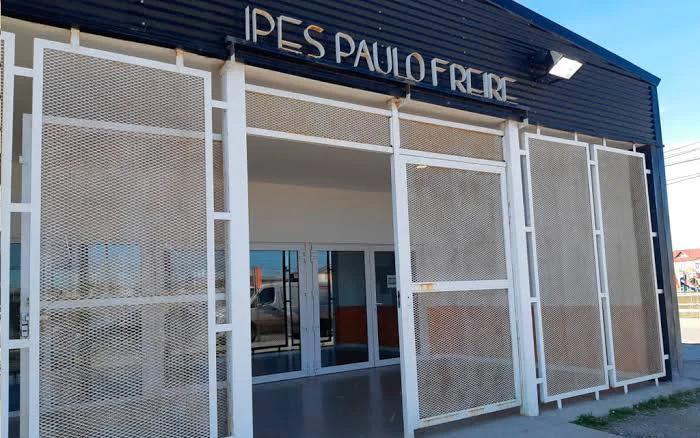 Educación dispuso al I.P.E.S. “Paulo Freire” como nuevo lugar de atención e inscripciones