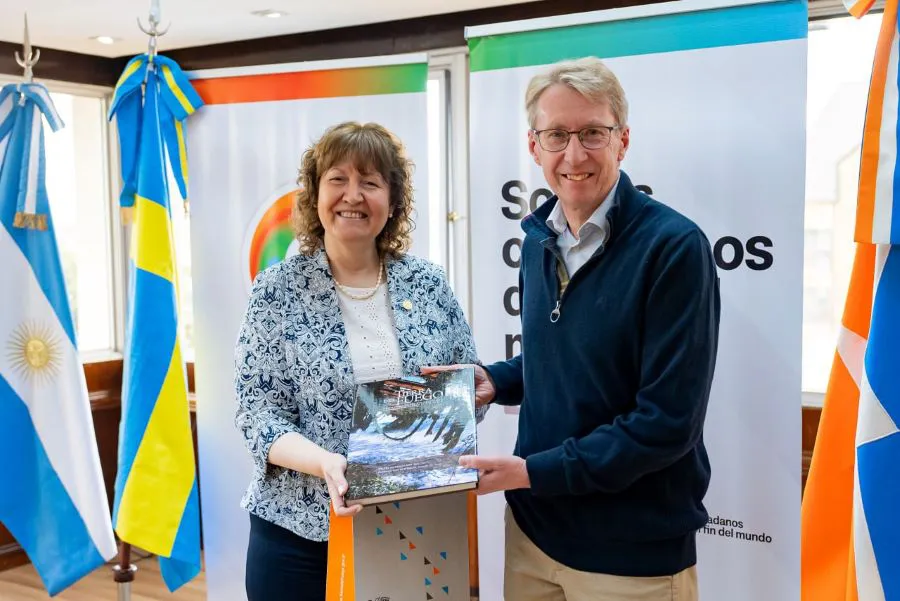 photo_4924697737857969563_y