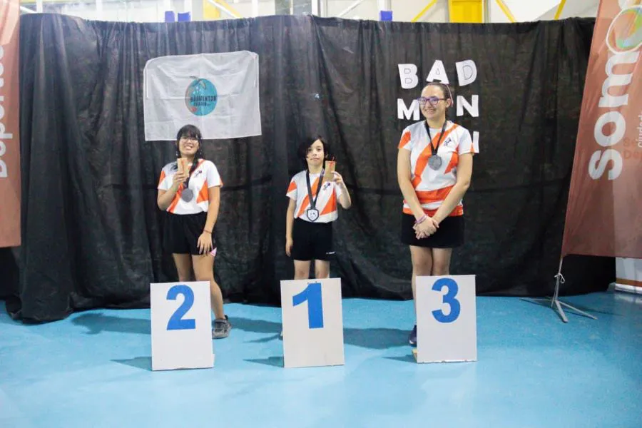 photo_5039980612907282060_y