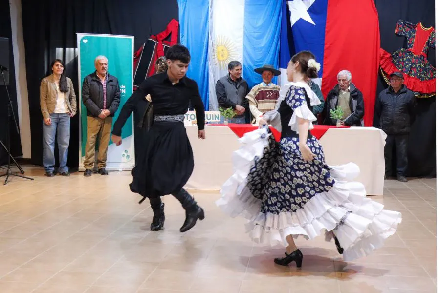 photo_5071090134777793393_y