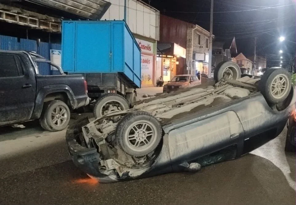 Joven de 21 años alcoholizado protagonizó un violento vuelco en Ushuaia