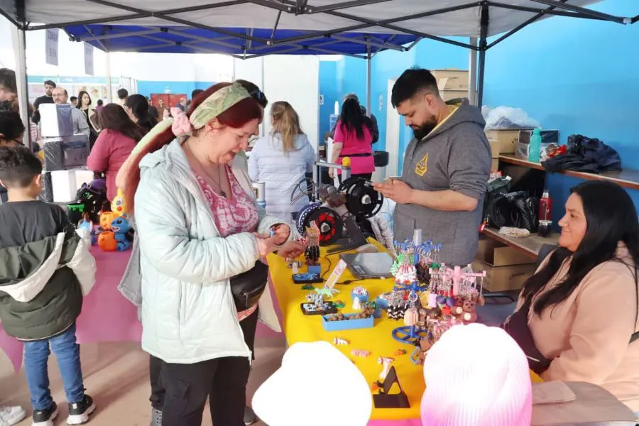 photo_4983357632391351210_y