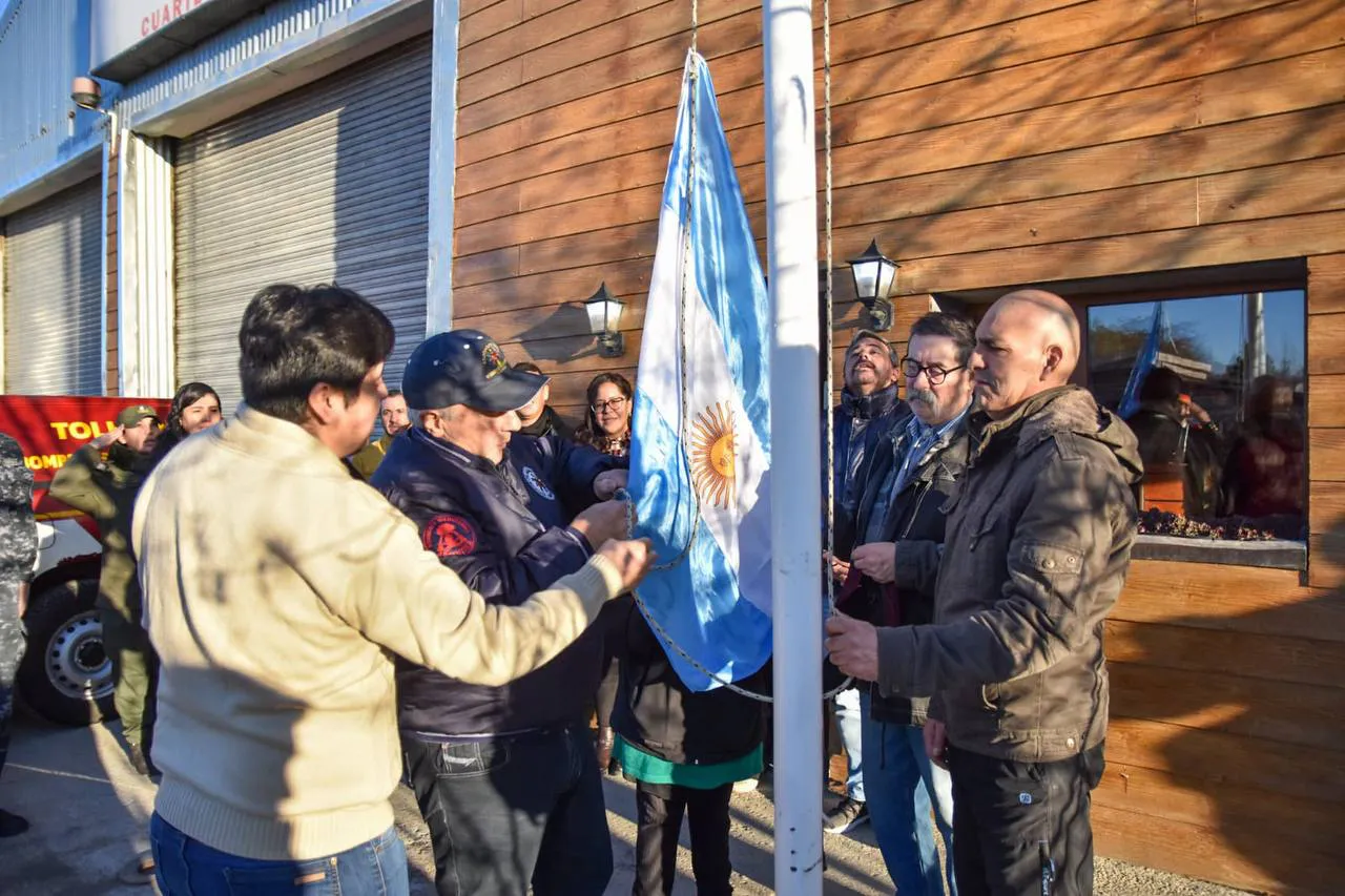 Bomberos Voluntarios de Tolhuin celebraron el 25° aniversario del cuartel (3)